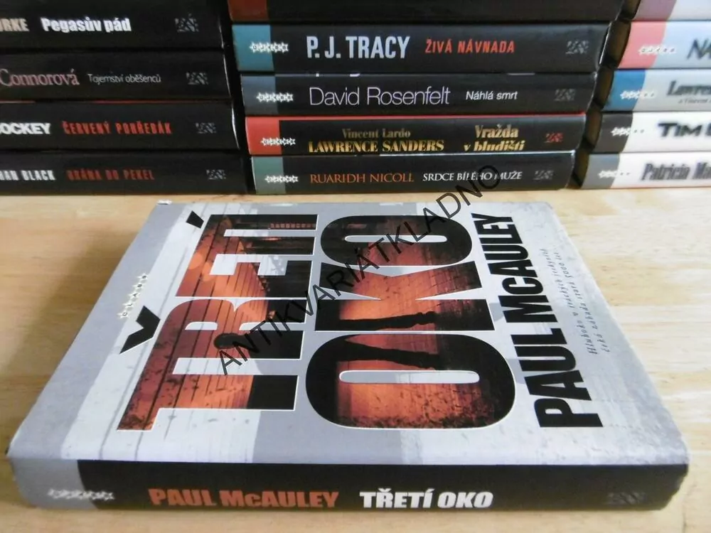TŘETÍ OKO, PAUL MCAULEY, **an