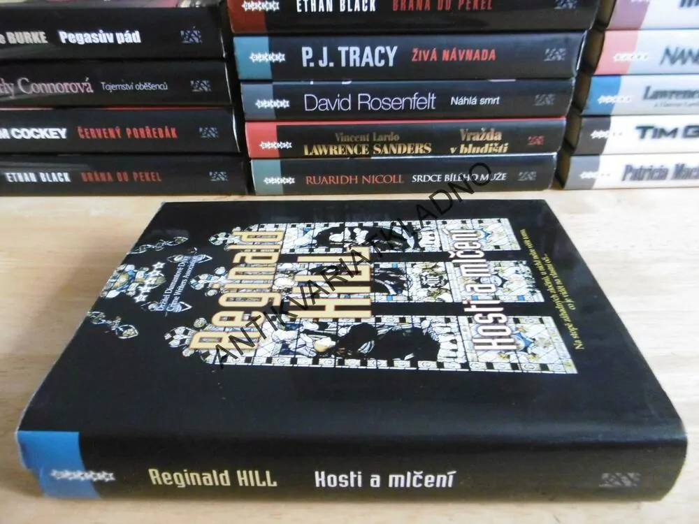 KOSTI A MLČENÍ, REGINALD HILL, **an
