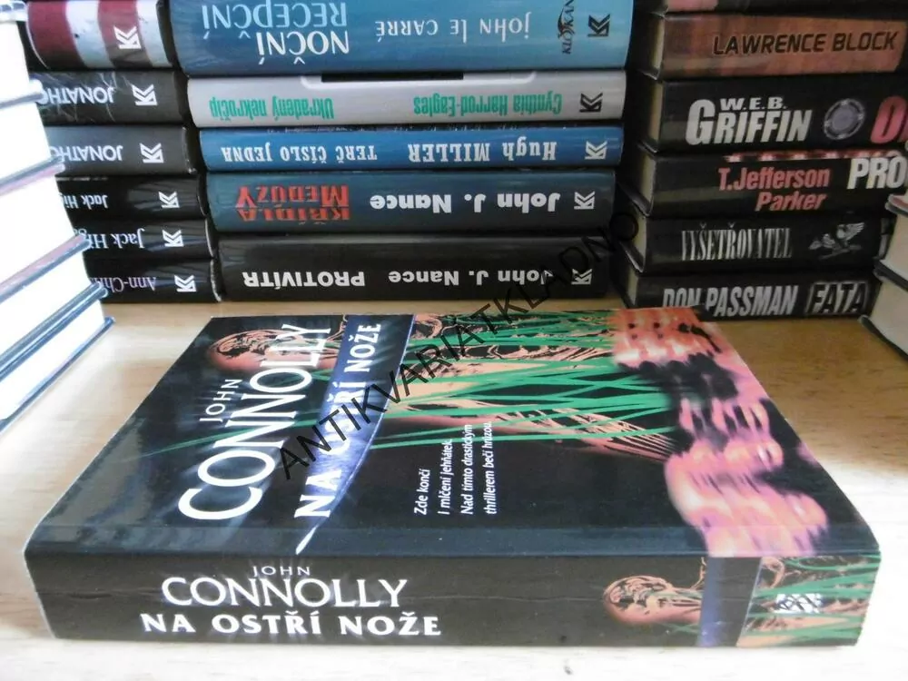 NA OSTŘÍ NOŽE, JOHN CONNOLLY, **an