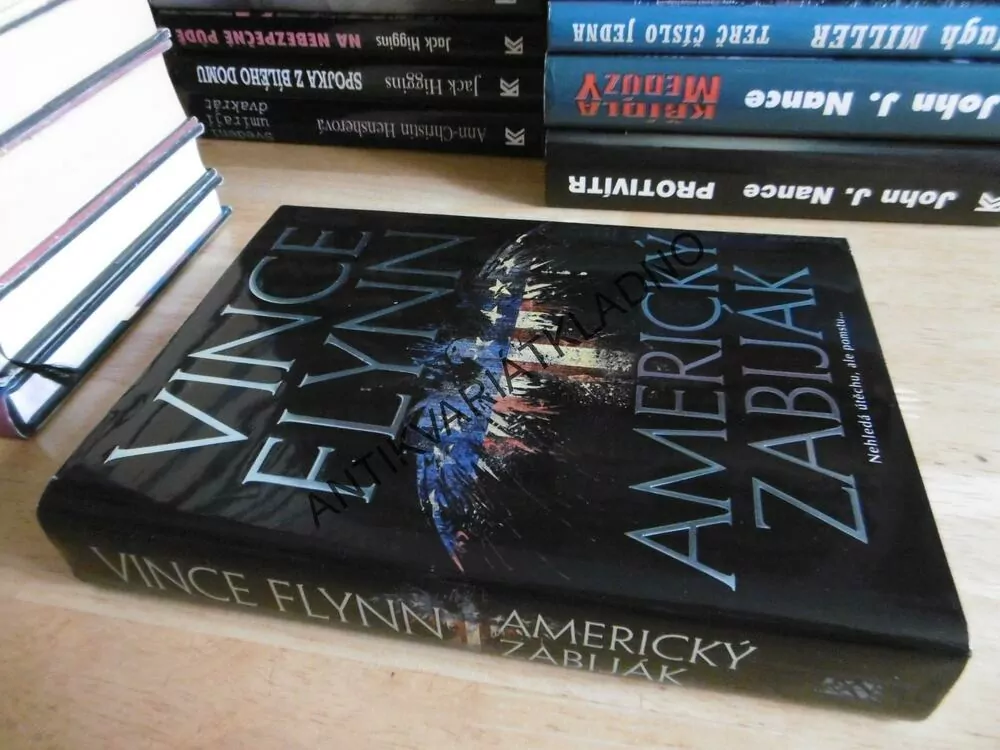 AMERICKÝ ZABIJÁK, VINCE FLYNN, **an