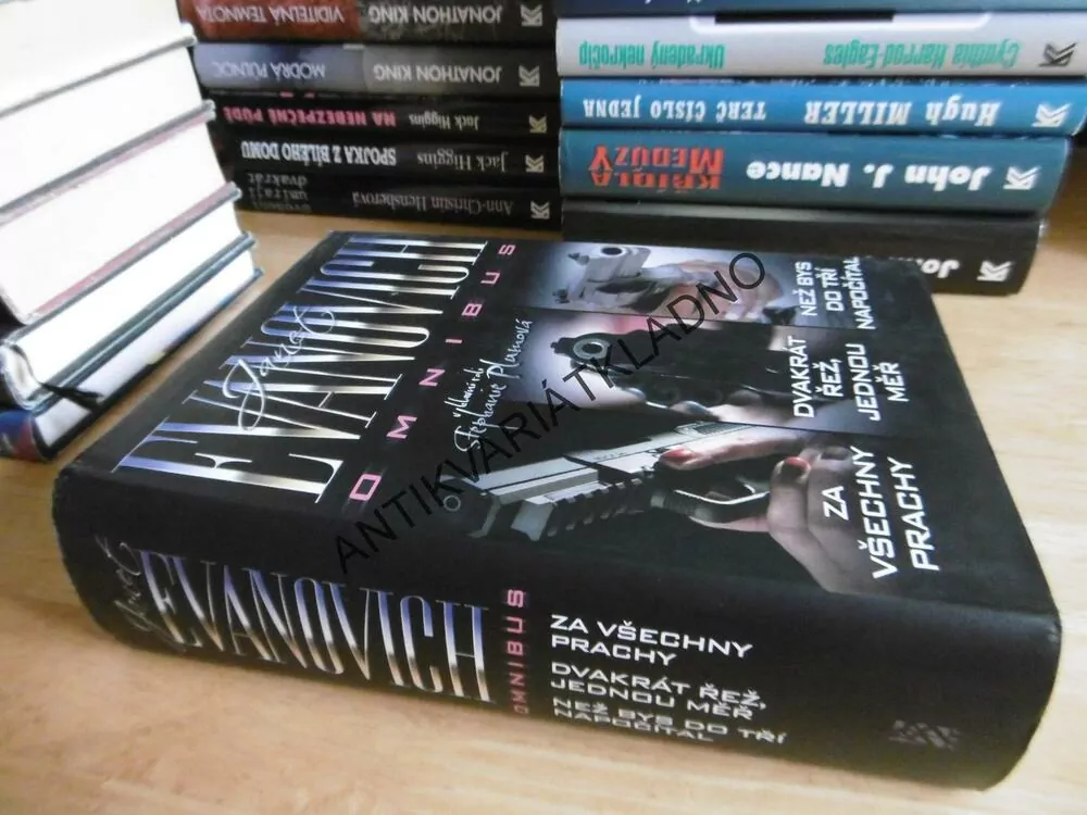 OMNIBUS, ZA VŠECHNY PRACHY, DVAKRÁT ŘEŽ, JEDNOU MĚŘ, NEŽ BYS DO TŘÍ NAPOČÍTAL, JANET EVANOVICH, **an