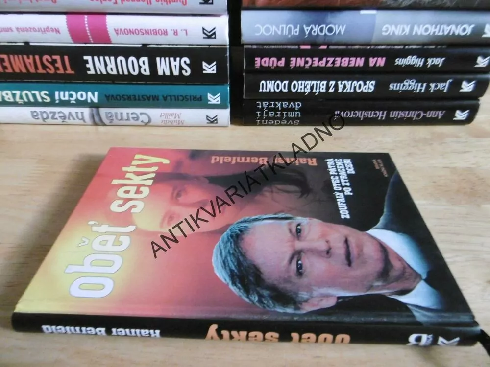 OBĚŤ SEKTY, RAINER BERNFELD, **an