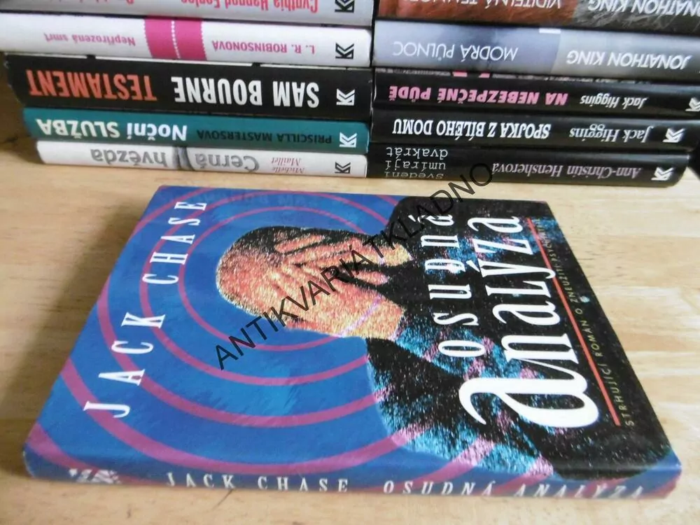 OSUDNÁ ANALÝZA, JACK CHASE, **an