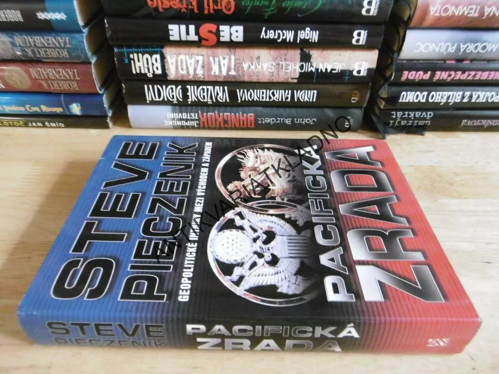 PACIFICKÁ ZRADA, STEVE PIECZENIK, **an