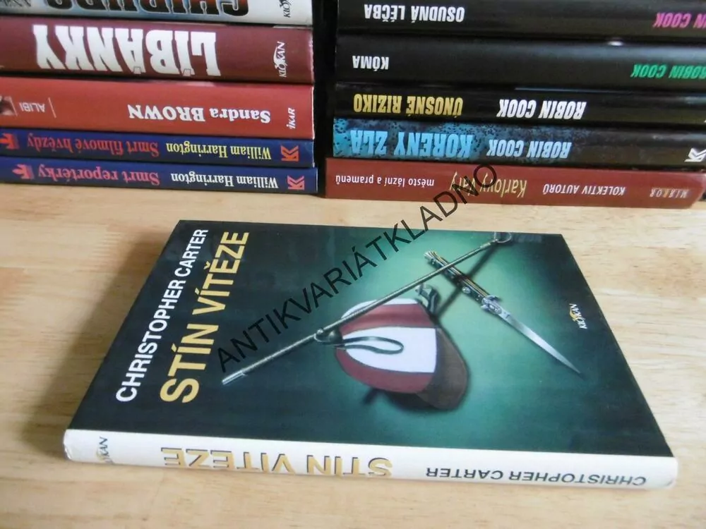 STÍN VÍTĚZE, CHRISTOPHER CARTER, **an