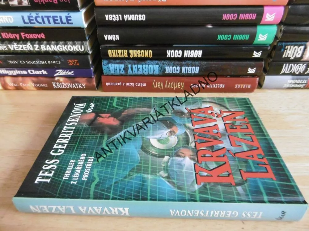 KRVAVÁ LÁZEŇ, TESS GERRITSENOVÁ, **an