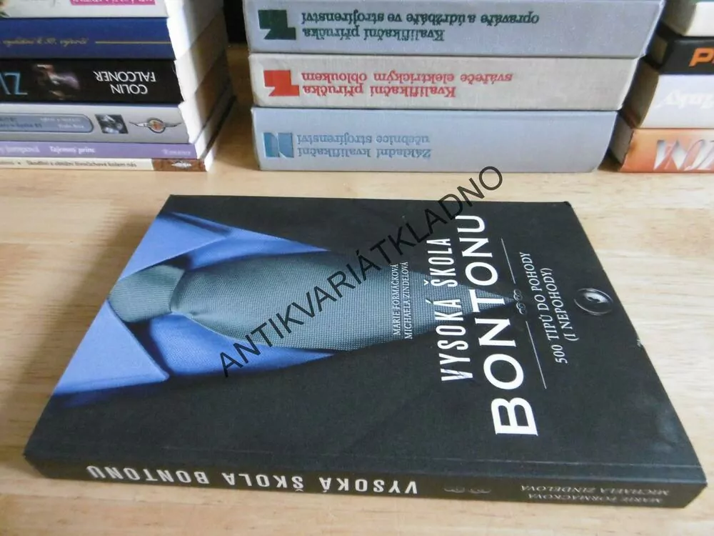 VYSOKÁ ŠKOLA BONTONU, MARIE FORMÁČKOVÁ, **an