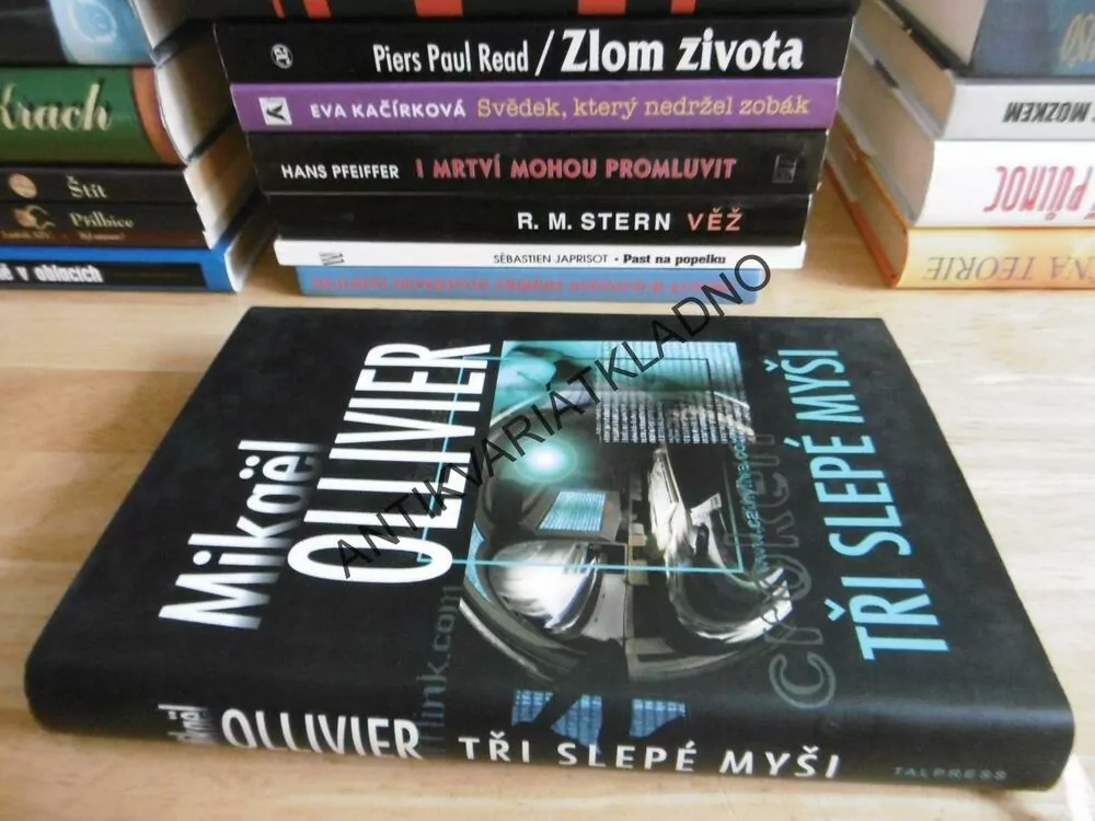 TŘI SLEPÉ MYŠI, MIKAEL OLLIVIER, **an
