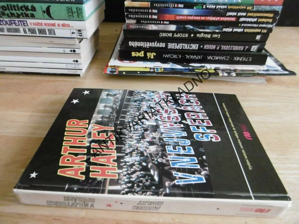 V NEJVYŠŠÍCH SFÉRÁCH, ARTHUR HAILEY, **an