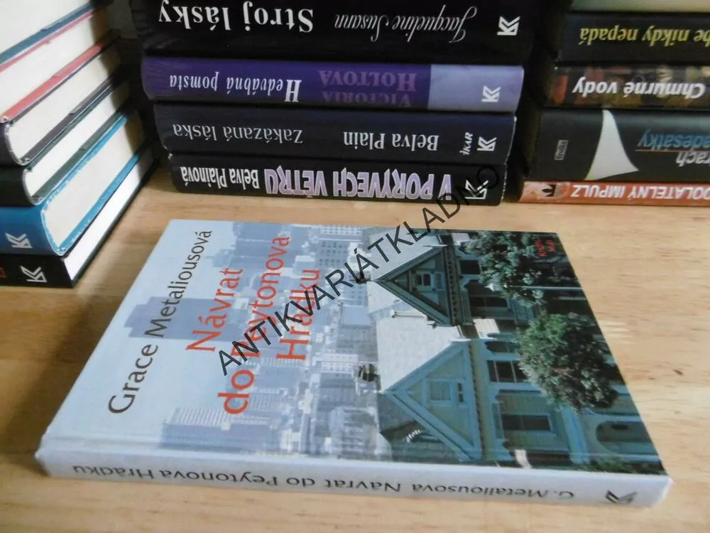 NÁVRAT DO PEYTONOVA HRÁDKU, GRACE METALIOUSOVÁ, **an