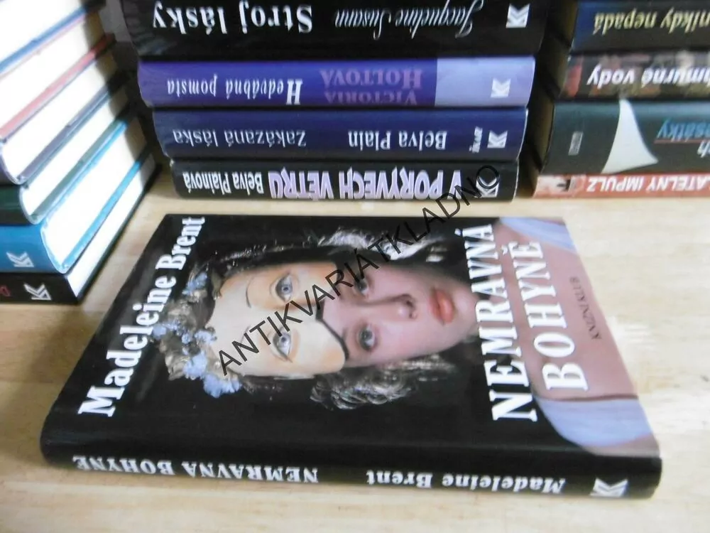 NEMRAVNÁ BOHYNĚ, MADELEINE BRENT, **an