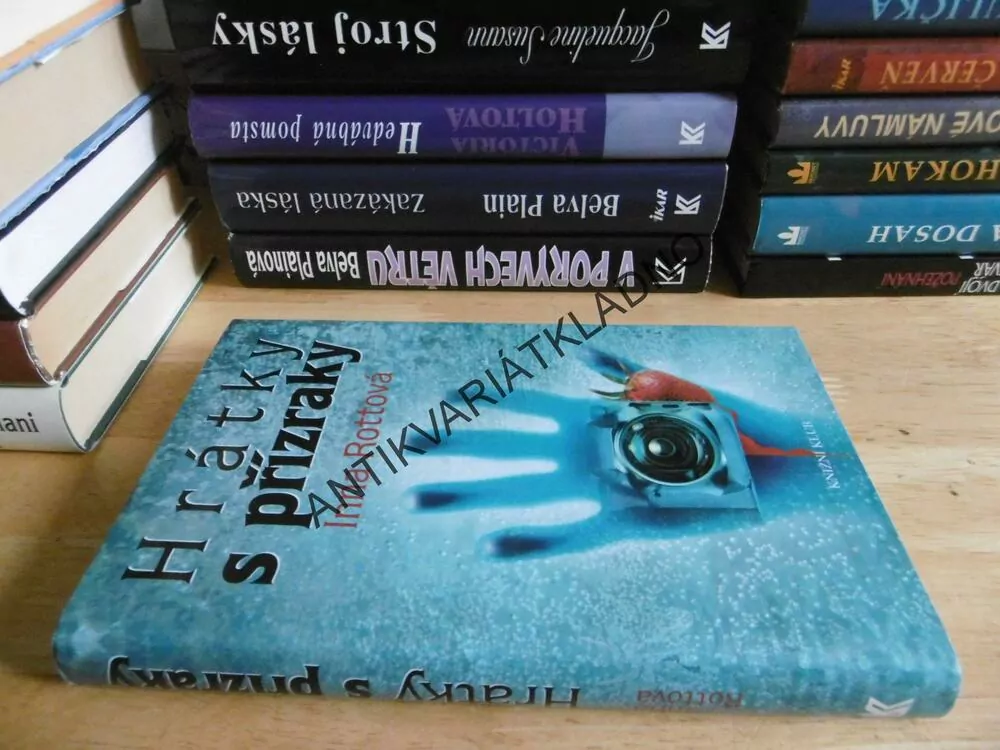 HRÁTKY S PŘÍZRAKY, INNA ROTTOVÁ, **an