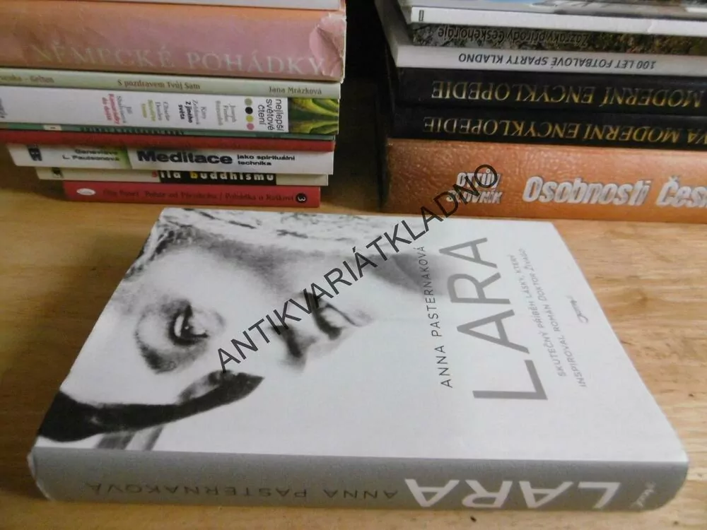 LARA, ANNA PASTERNAKOVÁ, **an
