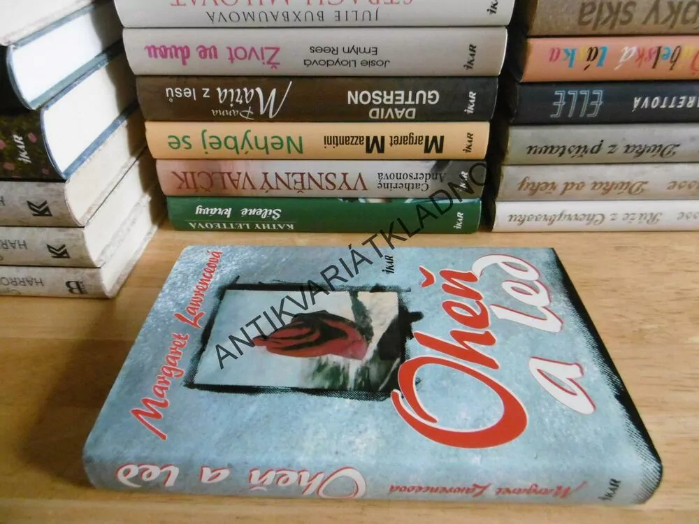 OHEŇ A LED, MARGARET LAWRENCEOVÁ, **an