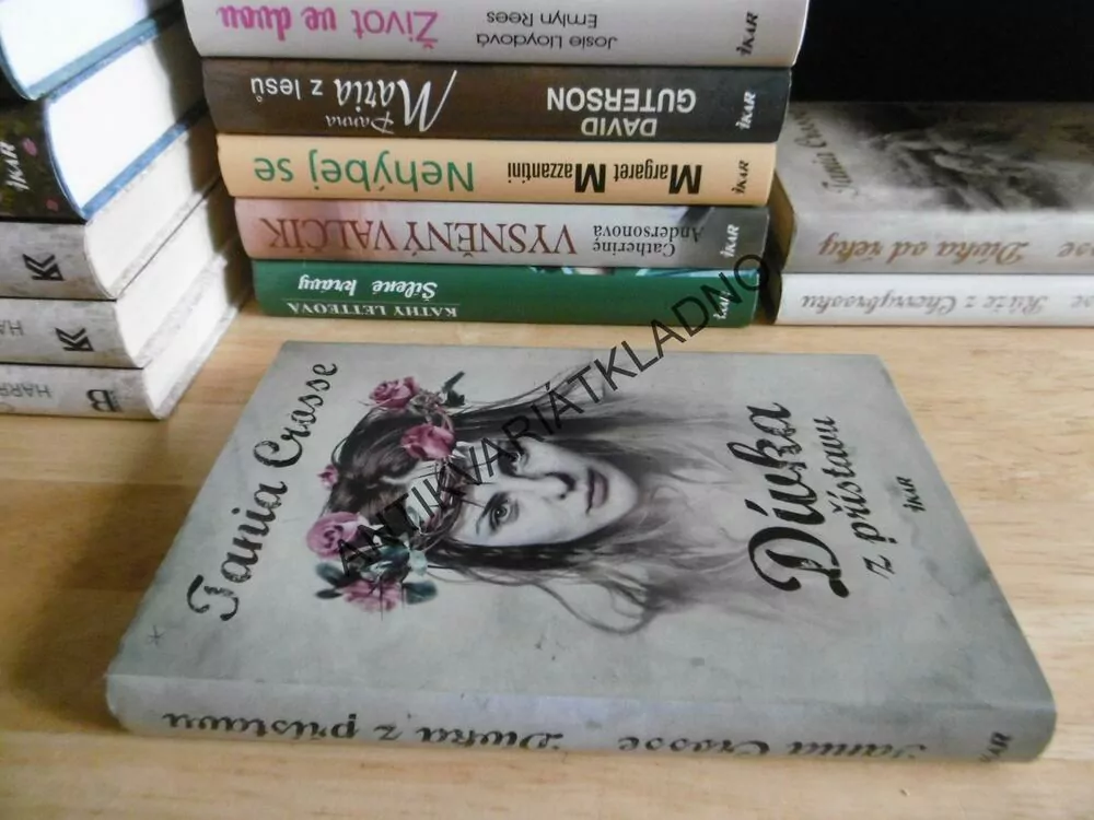 DÍVKA Z PŘÍSTAVU, TANIA CROSSE, **an