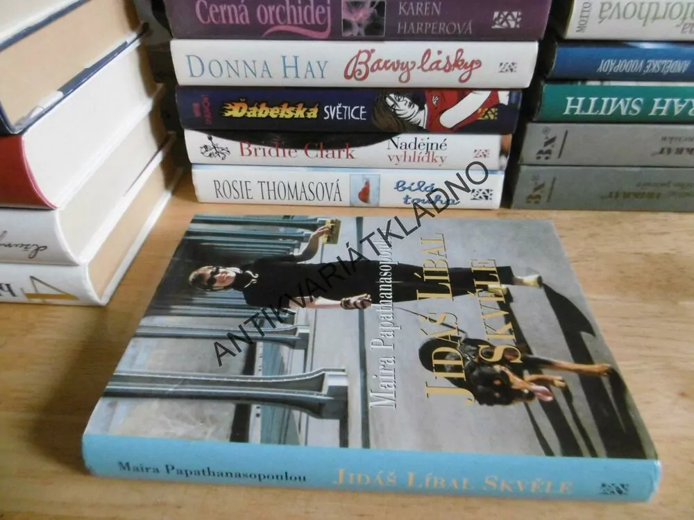 JIDÁŠ LÍBAL SKVĚLE, MAIRA PAPATHANASOPOULOU, **an