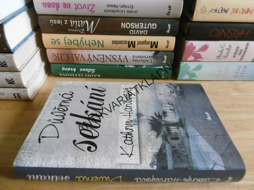 DŮVĚRNÁ SETKÁNÍ, KATHRYN HARVEYOVÁ, **an