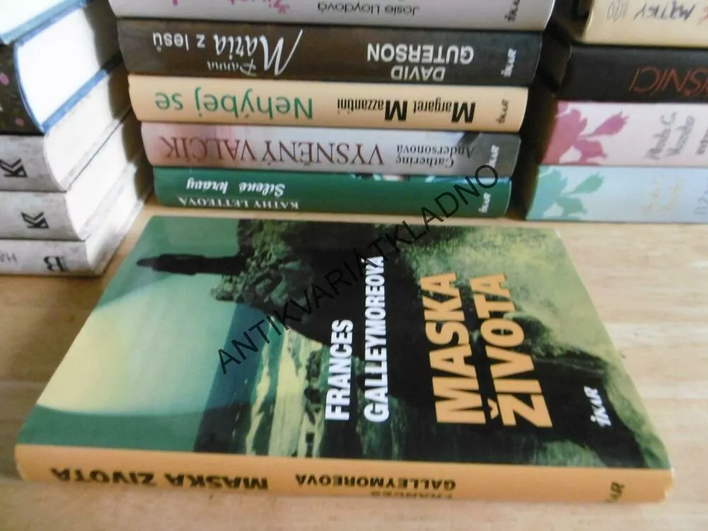 MASKA ŽIVOTA, FRANCES GALLEYMOREOVÁ, **an