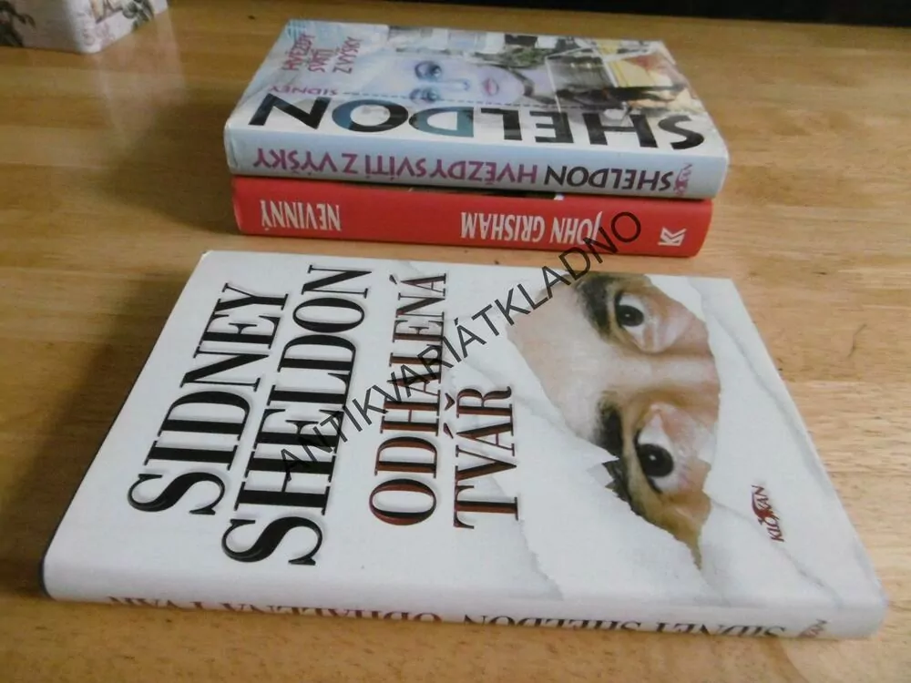 ODHALENÁ TVÁŘ, SIDNEY SHELDON, **an