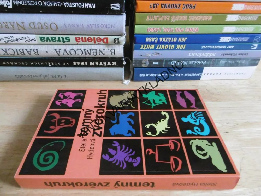 TEMNÝ ZVĚROKRUH, STELLA HYDEOVÁ, **an