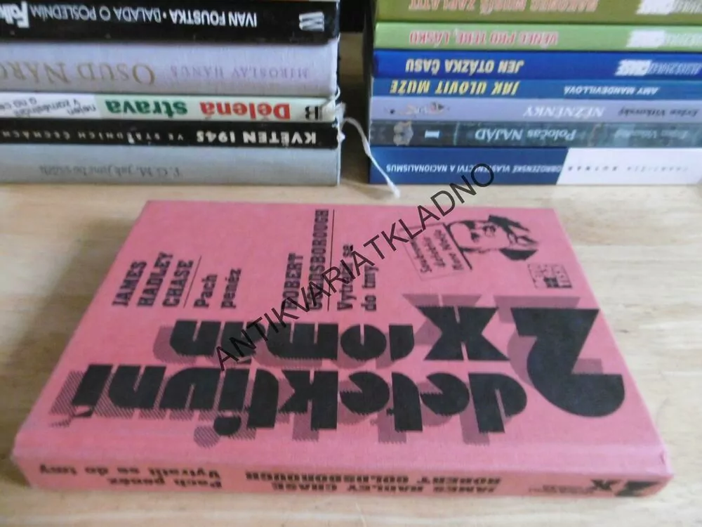 VYTRATIT SE DO TMY, ROBERT GOLDSBOROUGH, PACH PENĚZ, JAMES HADLEY CHASE, **an