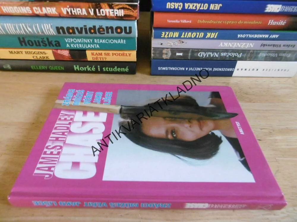ZRÁDCI MŮŽEŠ VĚŘIT JAKO LIŠCE, JAMES HADLEY CHASE, **an