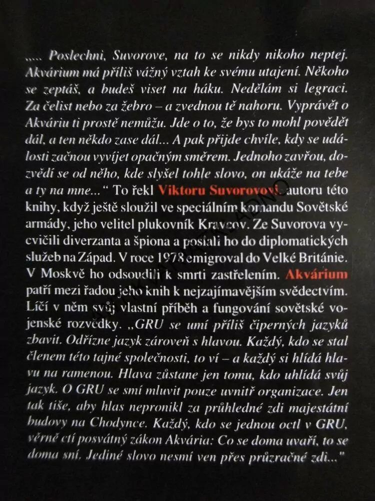 AKVÁRIUM, VIKTOR SUVOROV, **an