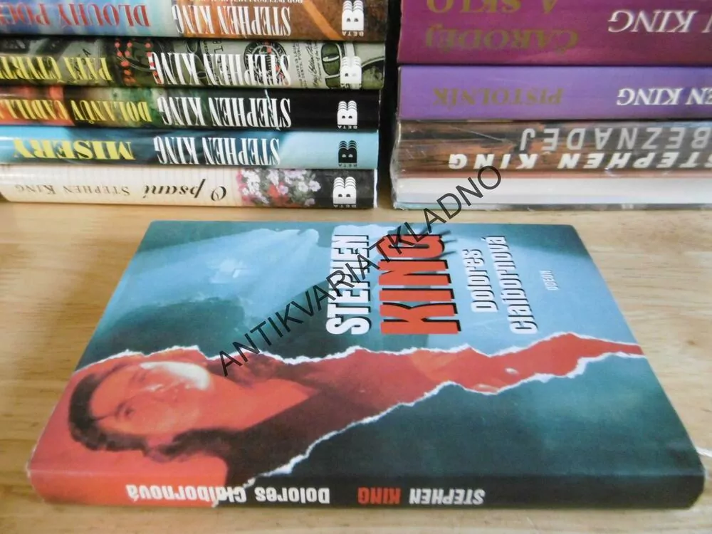 DOLORES CLAIBORNEOVÁ, STEPHEN KING, **an
