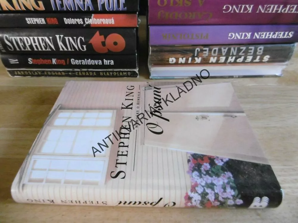 O PSANÍ, STEPHEN KING, **an