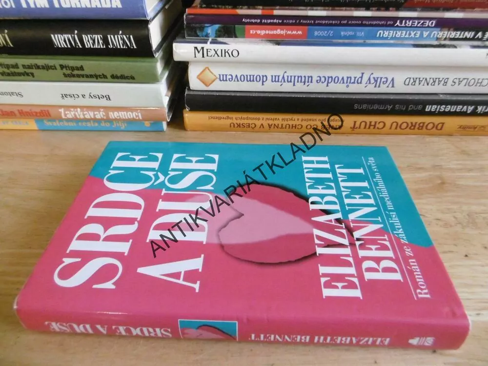 SRDCE A DUŠE, ELIZABETH BENNETT, **an