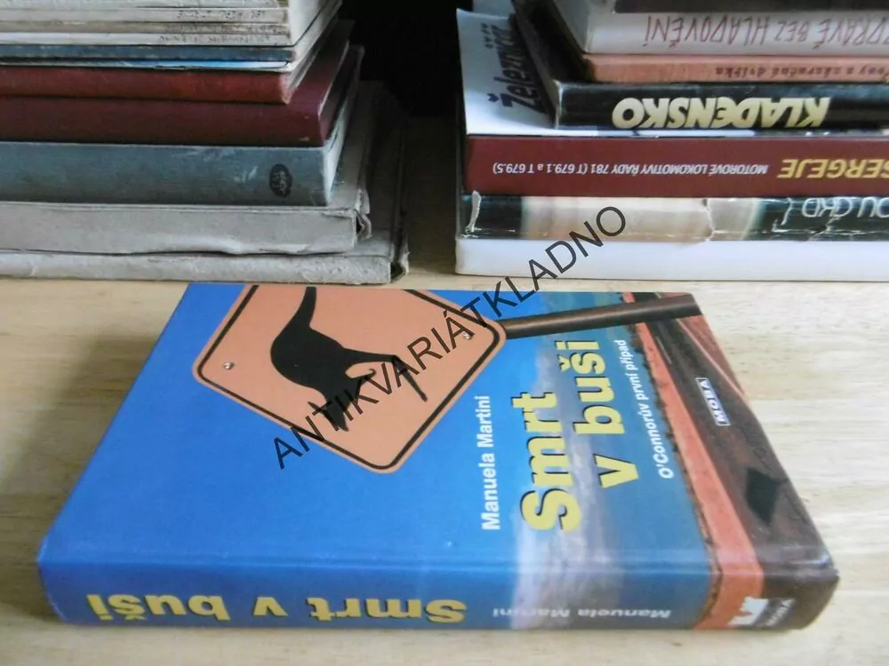 SMRT V BUŠI, MANUELA MARTINI, **an