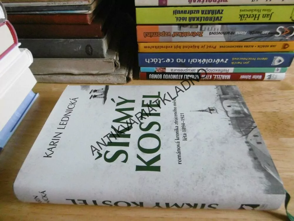 ŠIKMÝ KOSTEL, KARIN LEDNICKÁ, **an