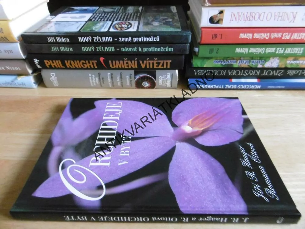 ORCHIDEJE V BYTĚ, J.R. HAAGER, ROMANA OTTOVÁ, **an