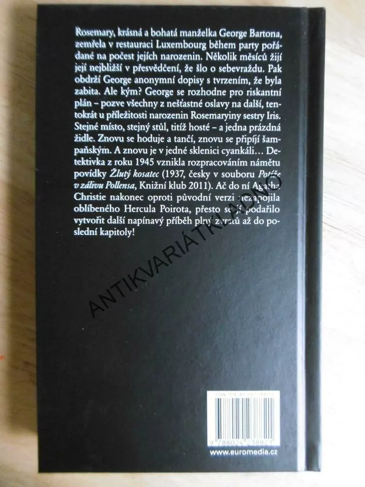 CYANKÁLI V ŠAMPAŇSKÉM, AGATHA CHRISTIE, **an