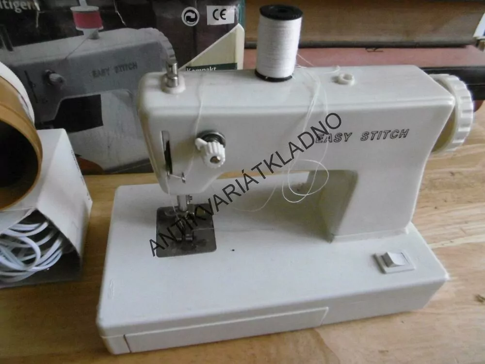 MALÝ ŠICÍ STROJ EASY STITCH, NĚMECKO,  