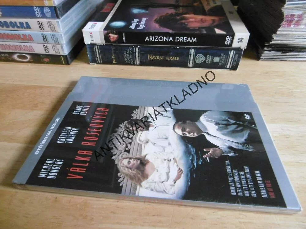 VÁLKA ROSEOVÝCH, MICHAEL DOUGLAS, DVD FILM