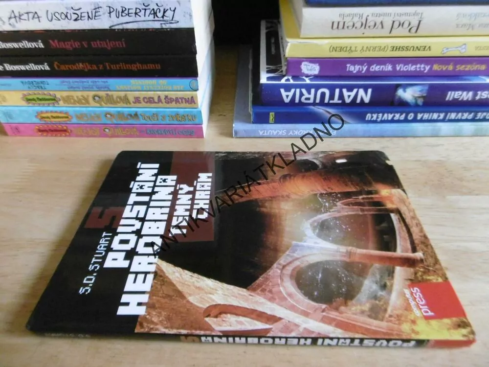 TEMNÝ CHRÁM, POVSTÁNÍ HEROBRINA 5, S. D. STUART, **an