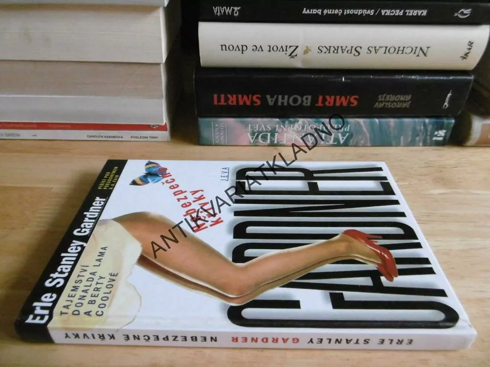NEBEZPEČNÉ KŘIVKY, ERLE STANLEY GARDNER, **an