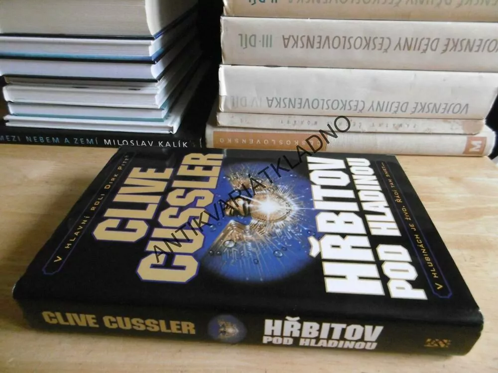 HŘBITOV POD HLADINOU, CLIVE CUSSLER, **an