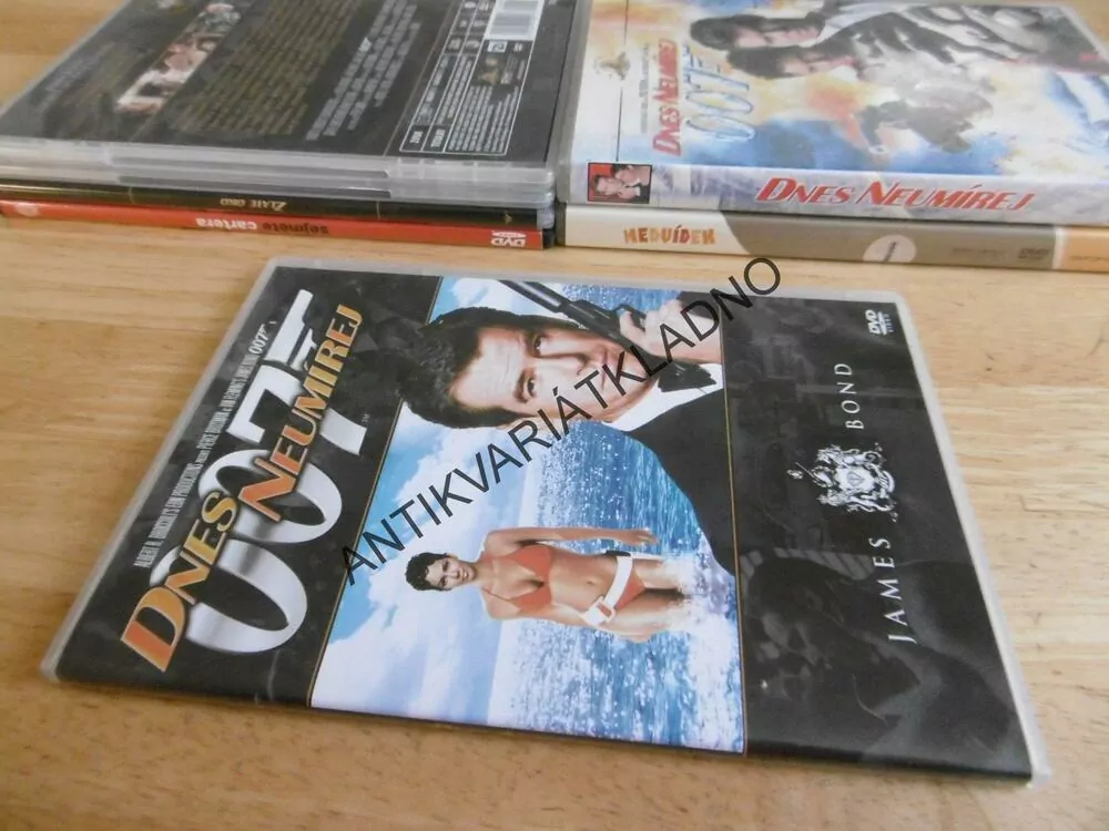 DNES NEUMÍREJ, JAMES BOND 007, DVD FILM