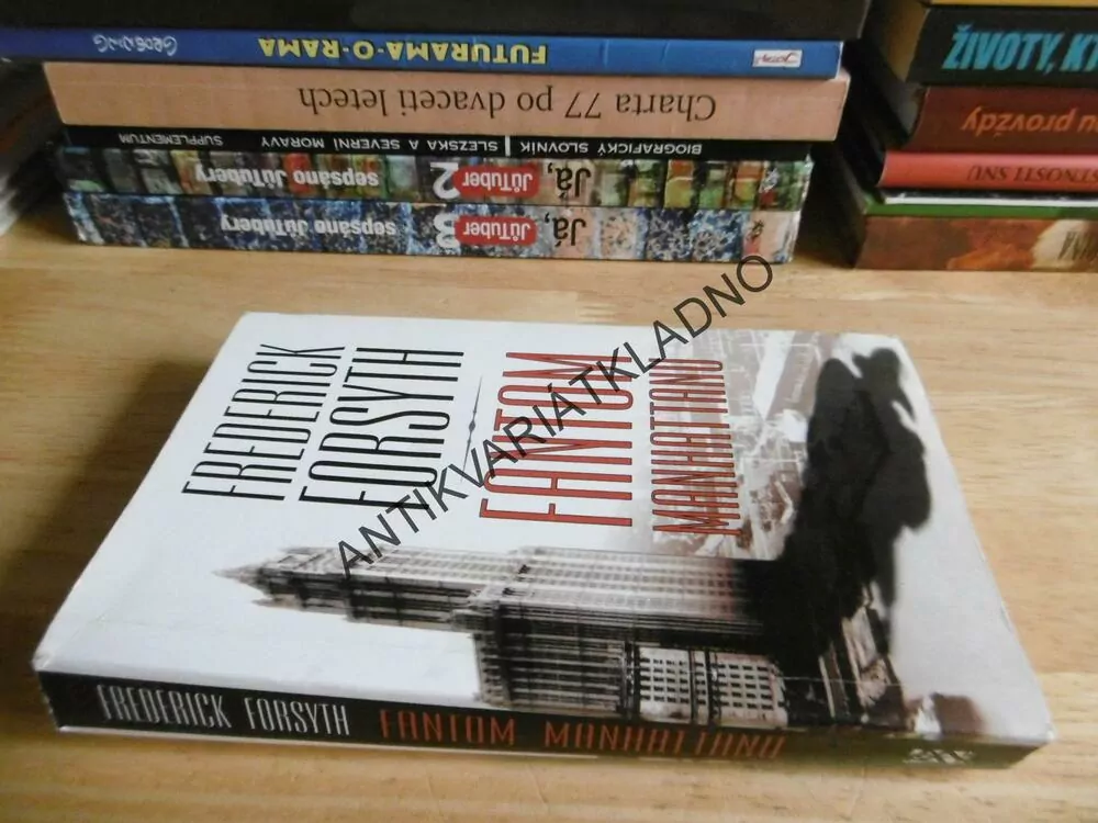 FANTOM MANHATTANU, FREDERICK FORSYTH, **an