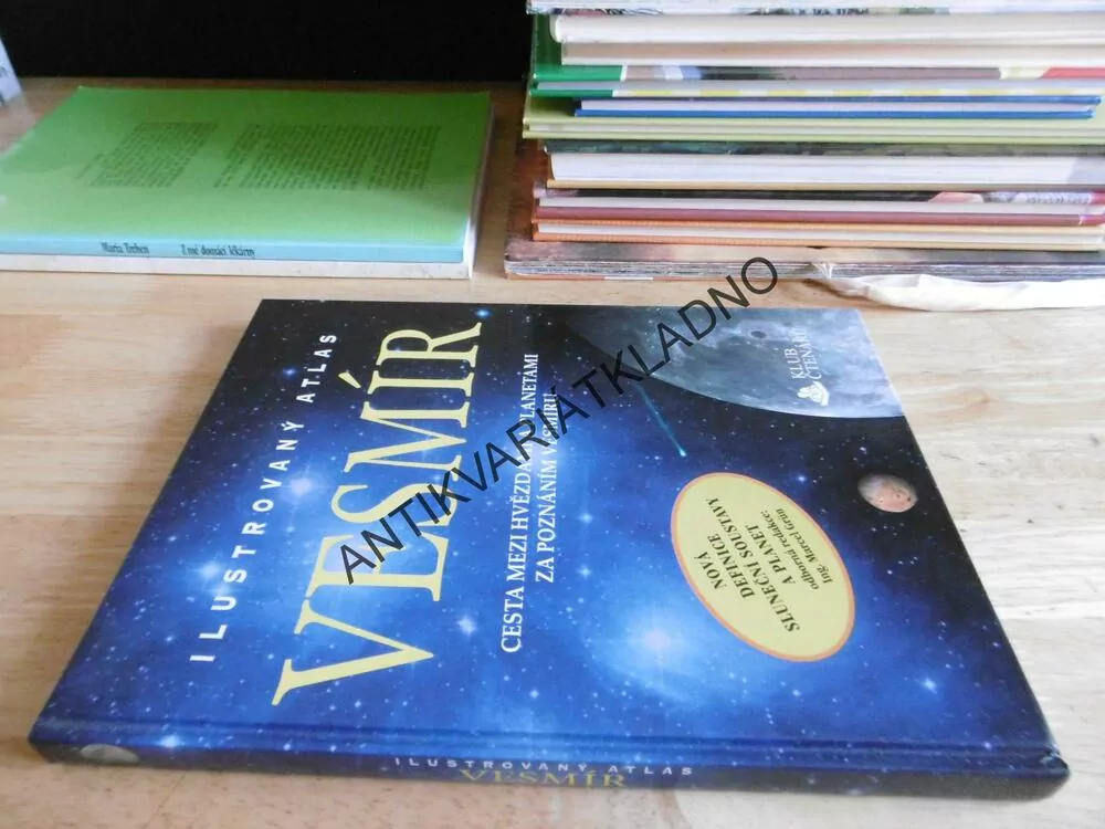 ILUSTROVANÝ ATLAS VESMÍRU, **an