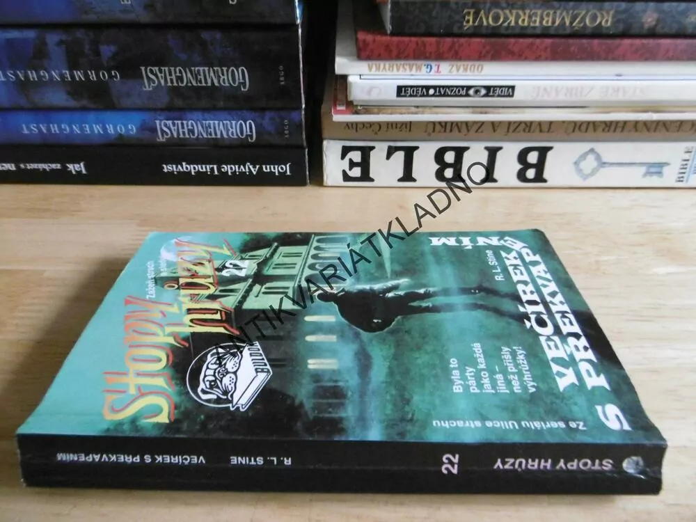 STOPY HRŮZY 22 - VEČÍREK S PŘEKVAPENÍM, R. L. STINE