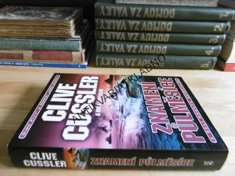ZNAMENÍ PŮLMĚSÍCE, CLIVE A DIRK CUSSLER, **an
