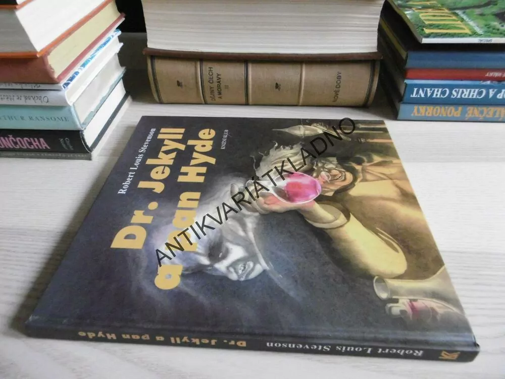 DR. JEKYLL A PAN HYDE, ROBERT LOUIS STEVENSON, **an