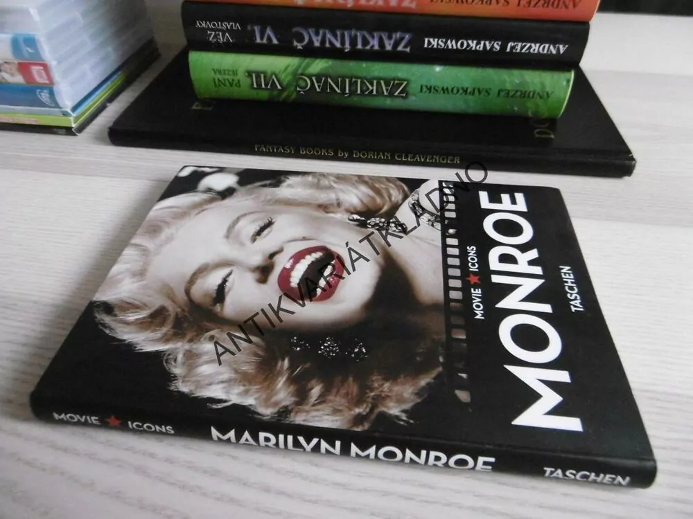 MONROE, MOVE ICONS, IKONY FILMU, HEREČKA, ZPĚVAČKA, anglicky, **an