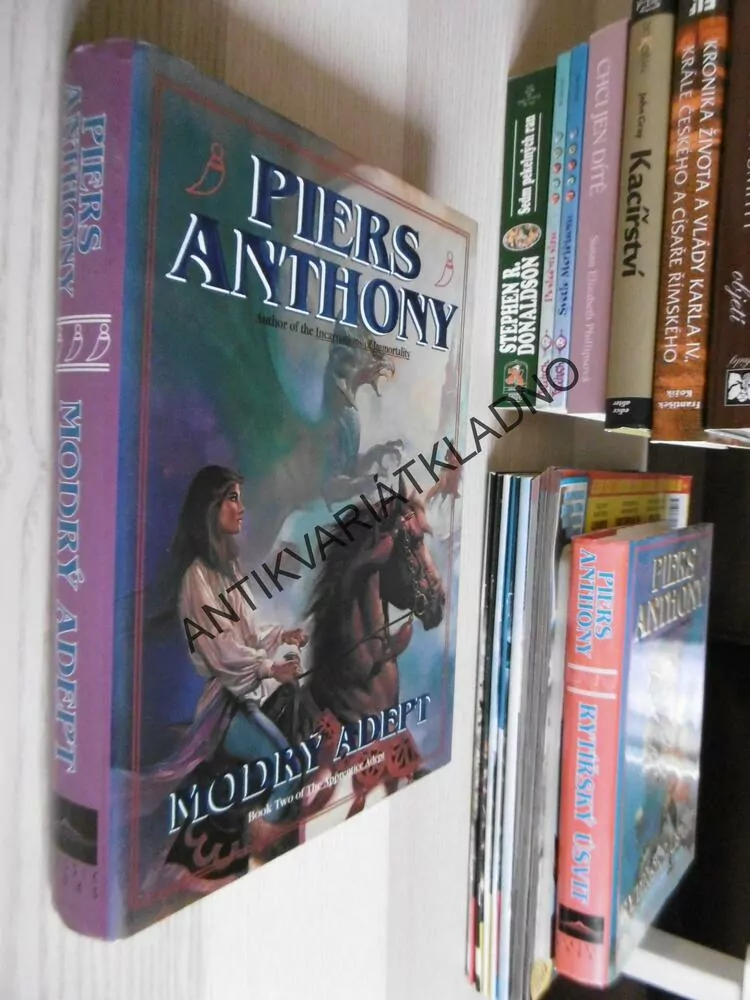 MODRÝ ADEPT,  PIERS ANTHONY, **an