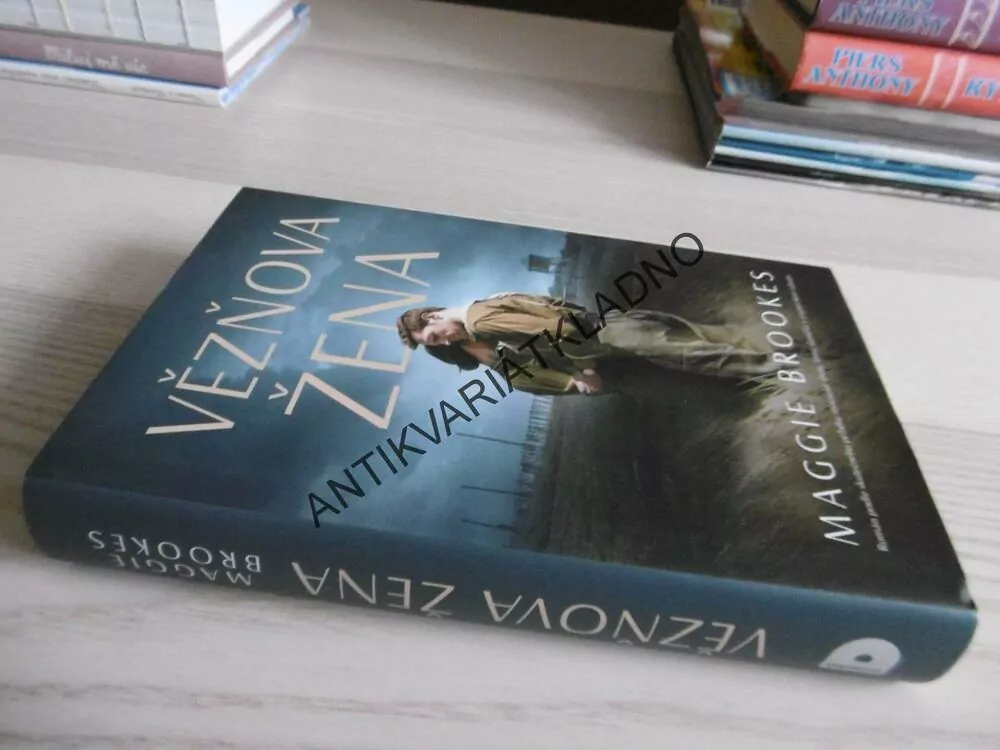 VĚZŇOVA ŽENA, MAGGIE BROOKES, **an