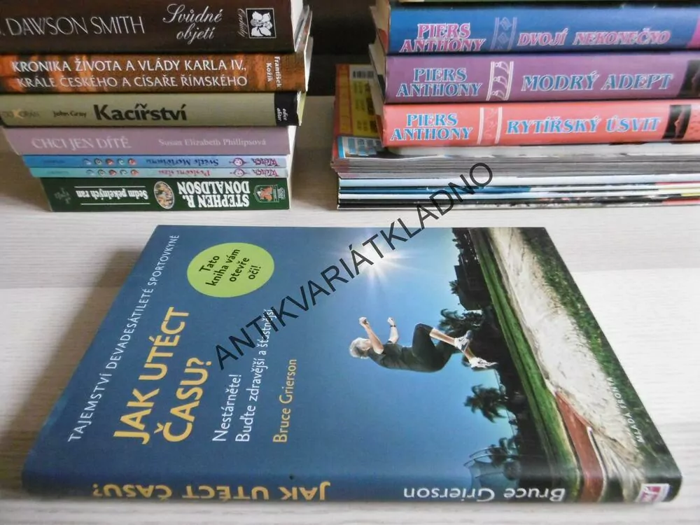 JAK UTÉCT ČASU? BRUCE GRIERSON, **an