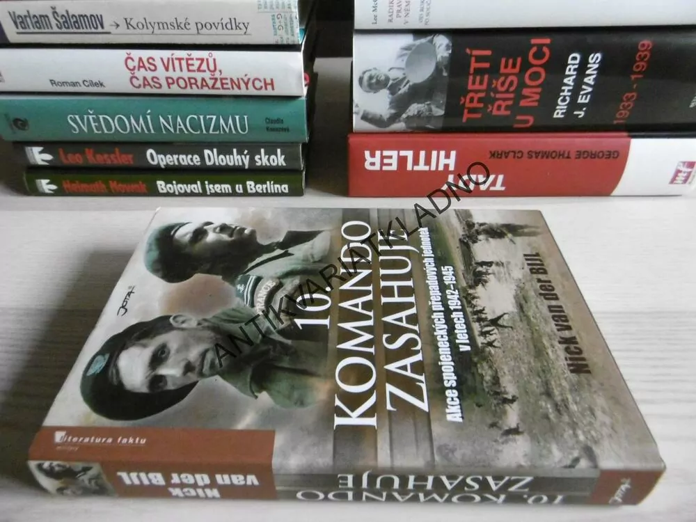 10. KOMANDO ZASAHUJE, NICK VAN DER BIJL, **an